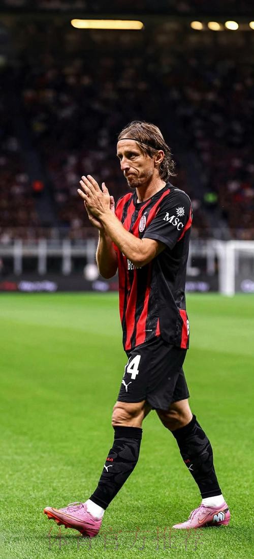 意媒:巴斯克斯要求500万欧年薪 尤文米兰无法满足